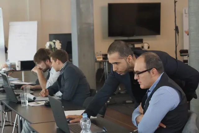 Gruppenarbeit im Workshop mit Birol Isik